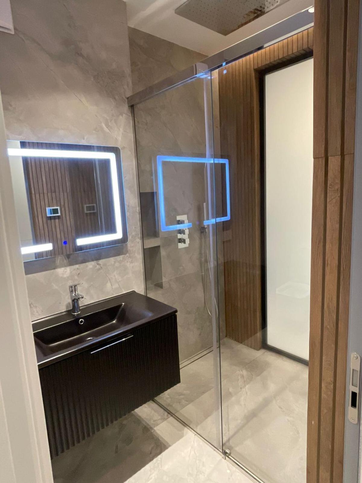 Luxury One Bedroom Apartment Τίρανα Εξωτερικό φωτογραφία