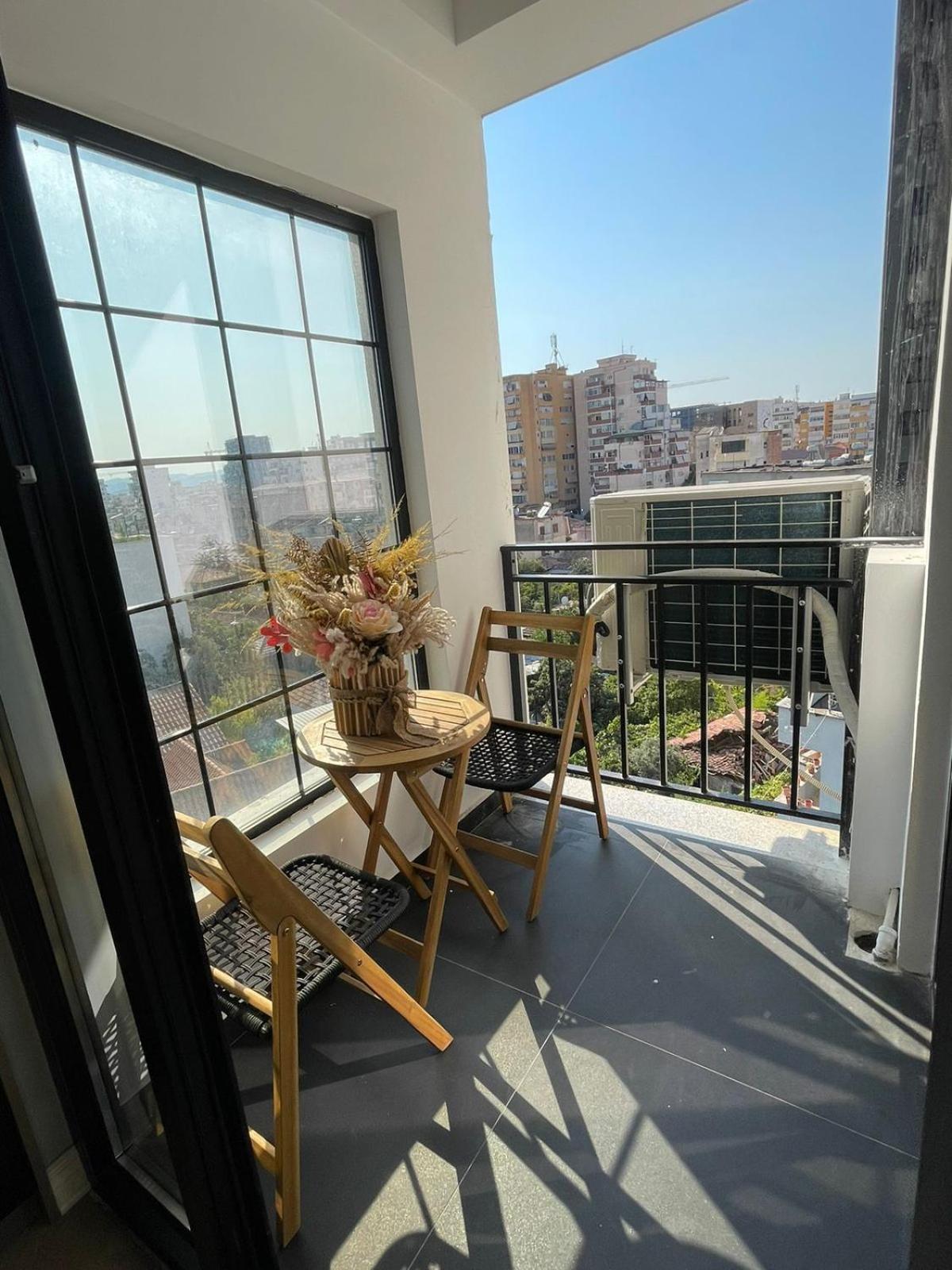 Luxury One Bedroom Apartment Τίρανα Εξωτερικό φωτογραφία